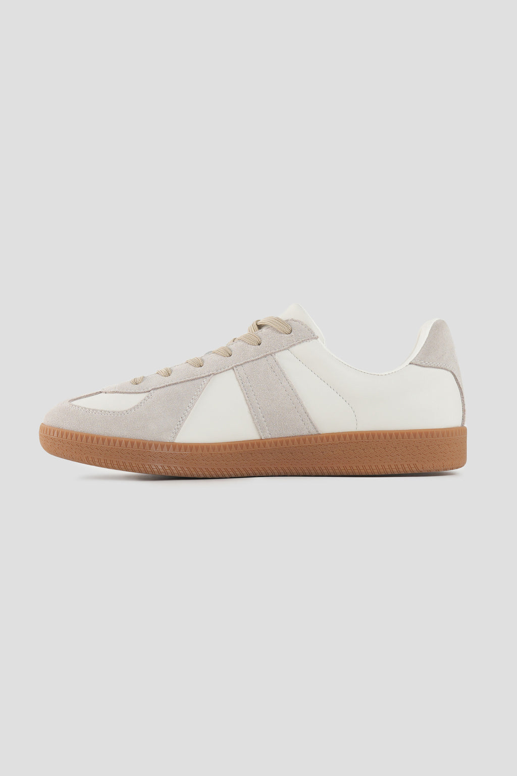 羊革を使用した、柔らかい中敷きのコンビネーションスニーカー